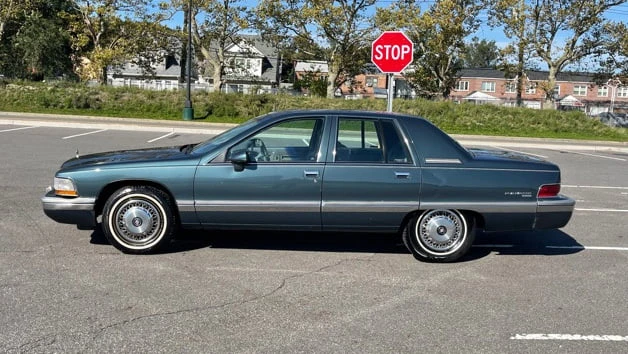 1993 Buick Roadmaster - Image 2 of 19