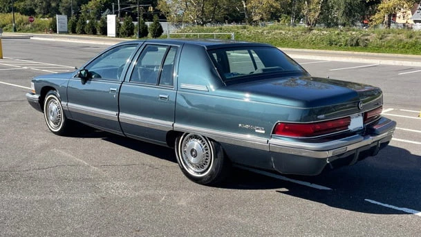 1993 Buick Roadmaster - Image 3 of 19