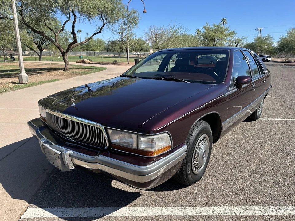 1993 Buick Roadmaster - Image 2 of 31