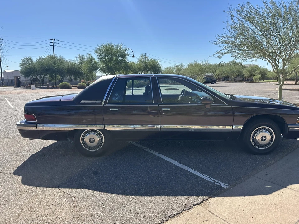 1993 Buick Roadmaster - Image 16 of 31