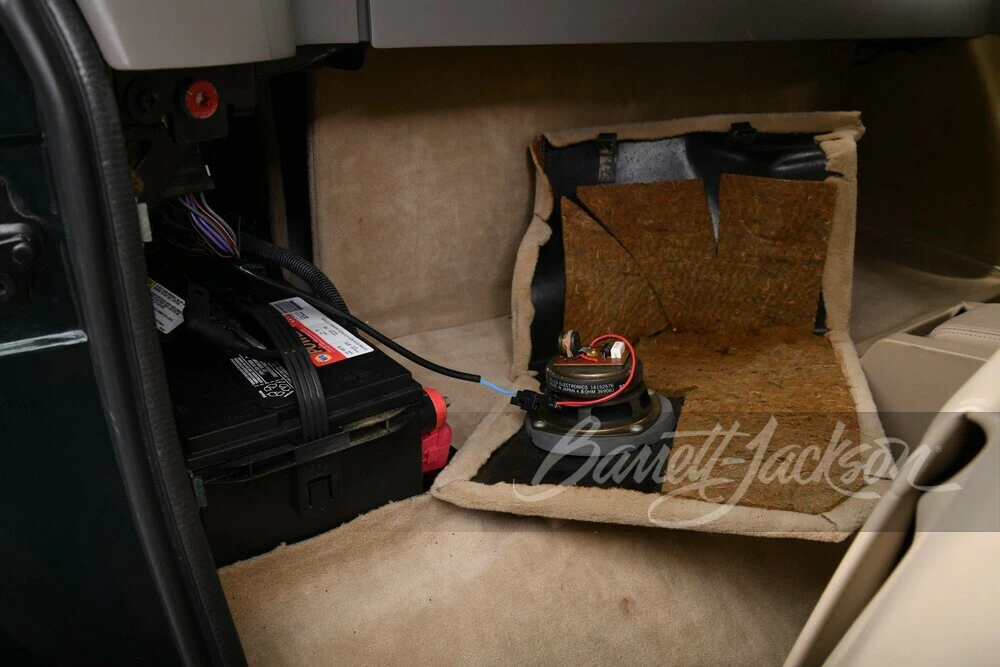1993 Cadillac Allante - Image 26 of 31
