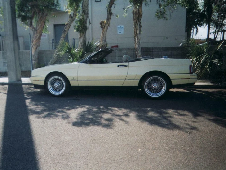 1993 Cadillac Allante - Image 4 of 4
