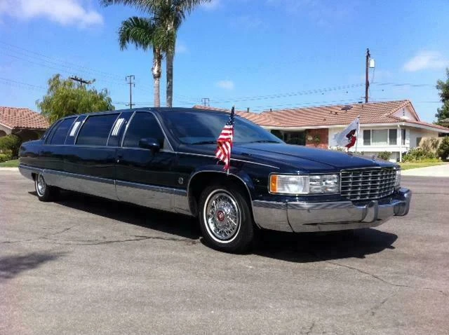 1993 Cadillac Fleetwood - Image 2 of 5