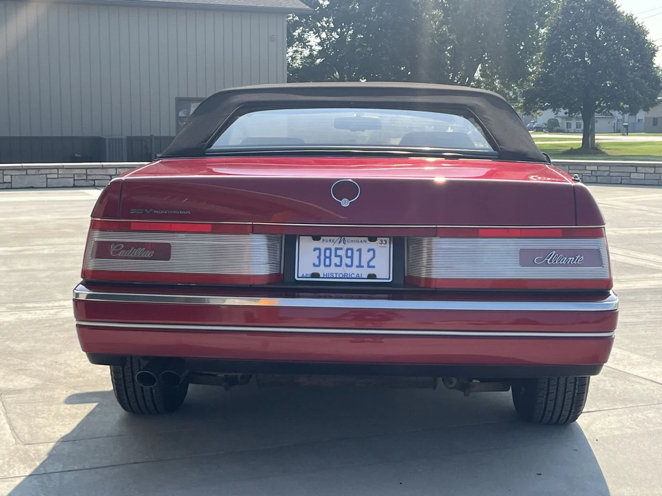 1993 Cadillac Allante - Image 14 of 31