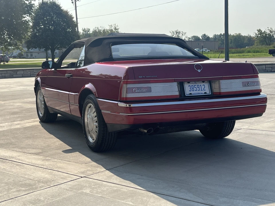 1993 Cadillac Allante - Image 16 of 31