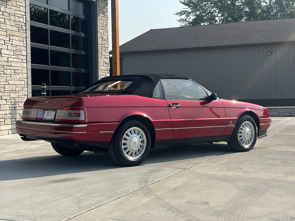 1993 Cadillac Allante - Image 19 of 31