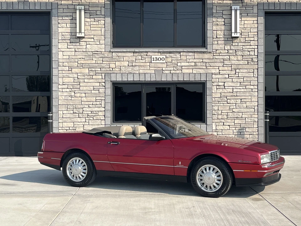 1993 Cadillac Allante - Image 2 of 31