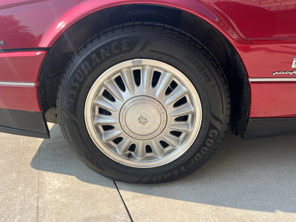 1993 Cadillac Allante - Image 21 of 31