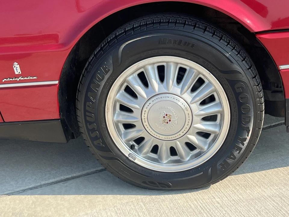 1993 Cadillac Allante - Image 22 of 31