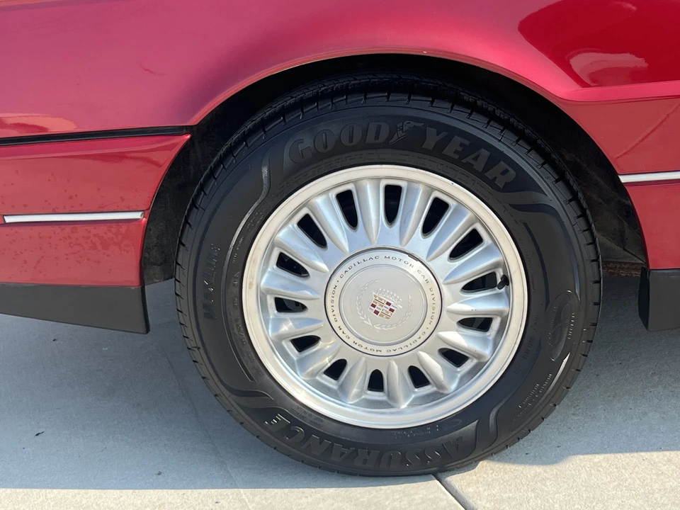 1993 Cadillac Allante - Image 23 of 31
