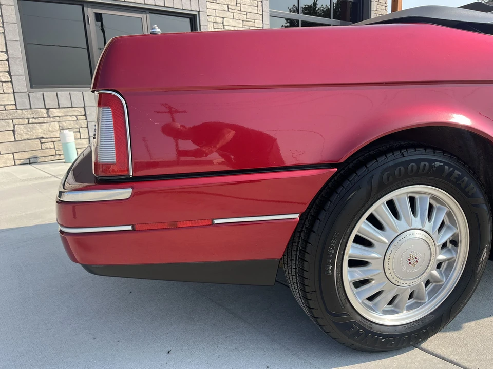 1993 Cadillac Allante - Image 29 of 31