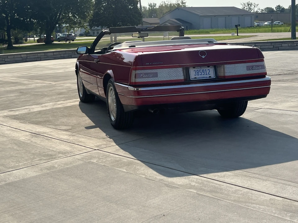 1993 Cadillac Allante - Image 5 of 31