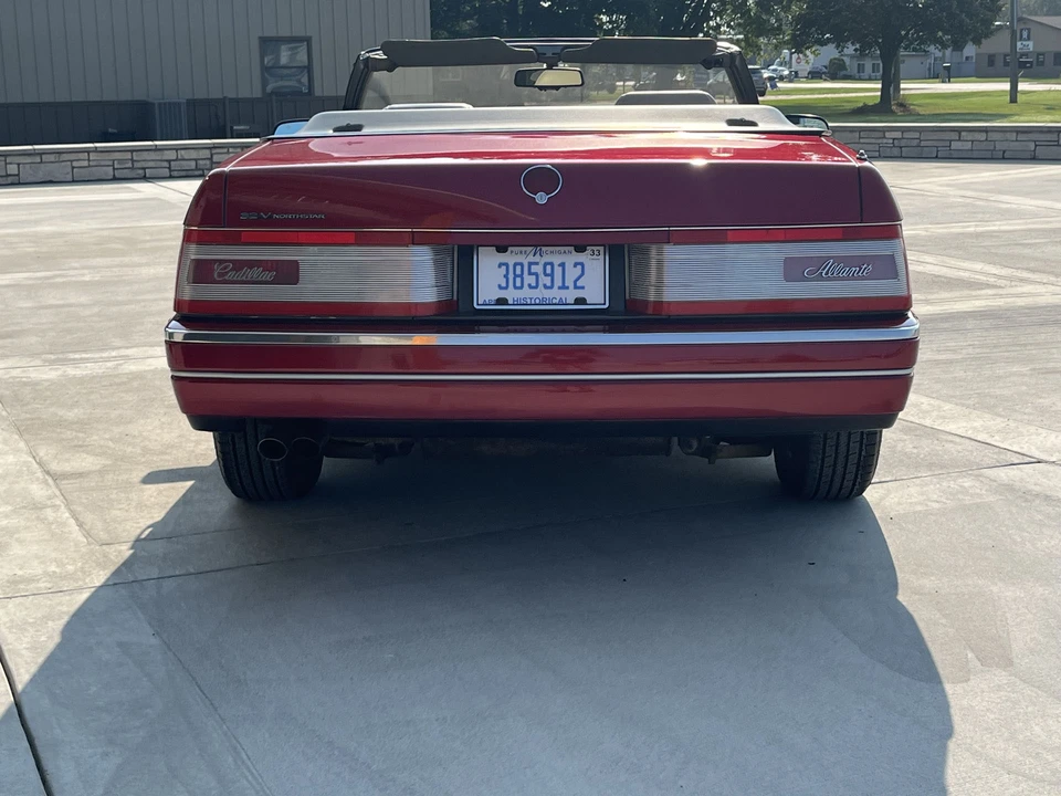 1993 Cadillac Allante - Image 8 of 31