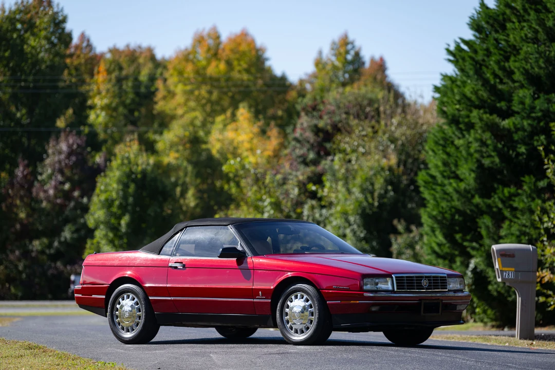 1993 Cadillac Allante - Image 16 of 31