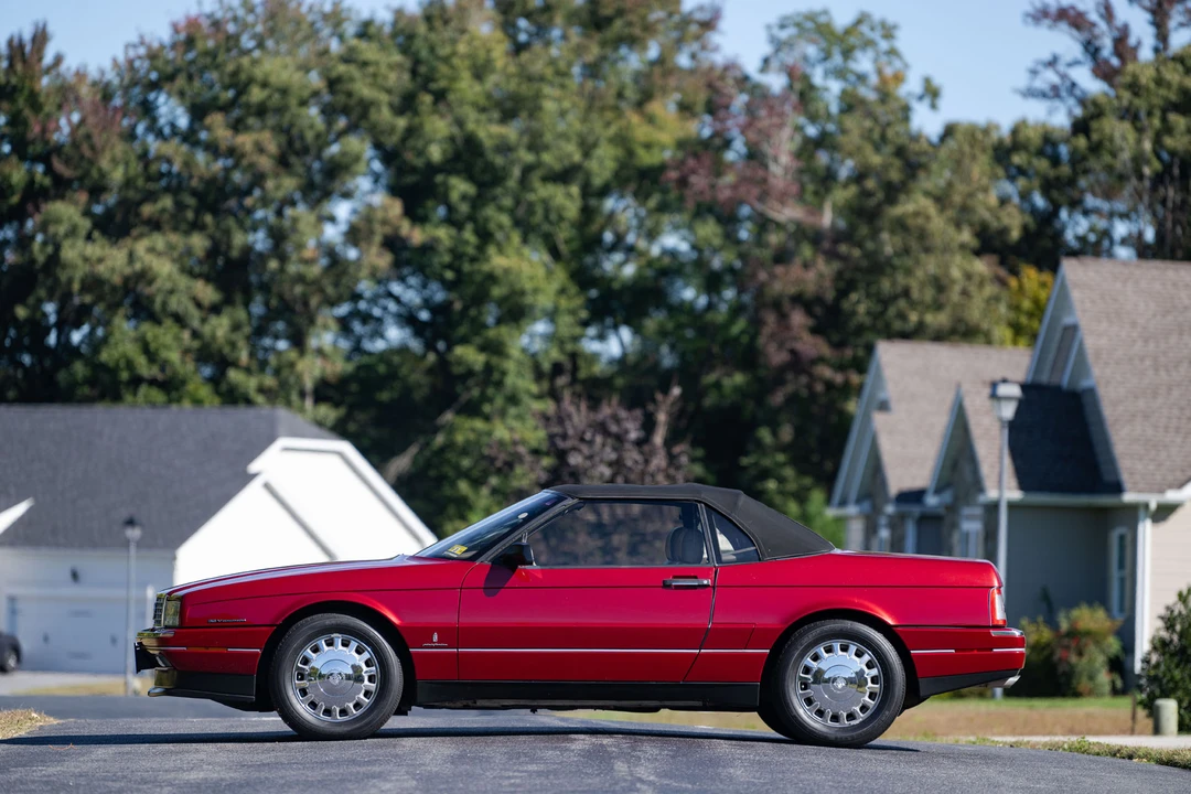 1993 Cadillac Allante - Image 28 of 31