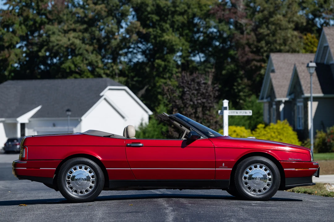1993 Cadillac Allante - Image 9 of 31