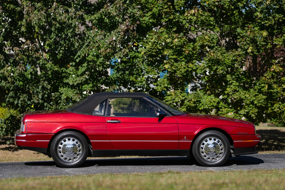 1993 Cadillac Allante - Image 18 of 31