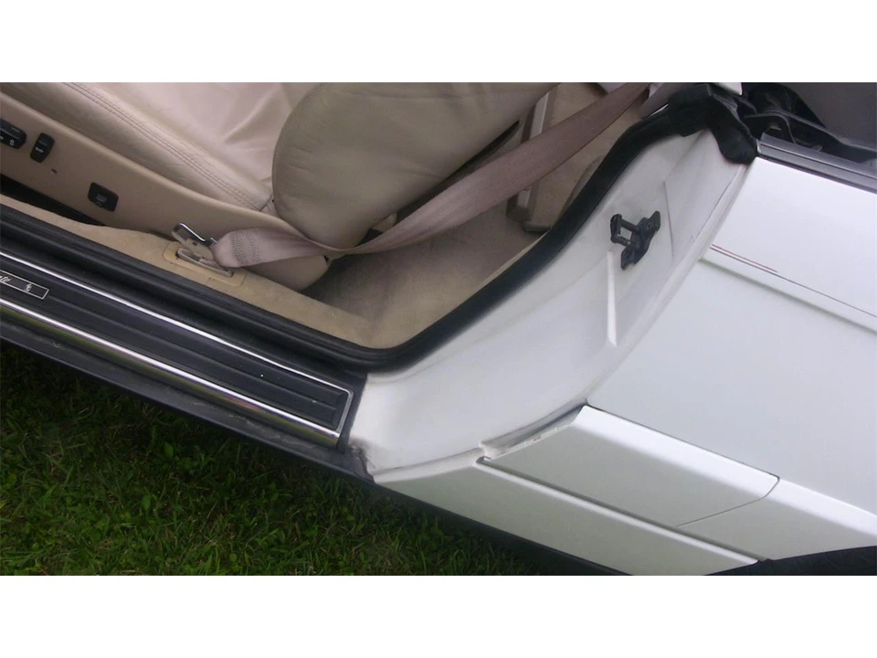 1993 Cadillac Allante - Image 13 of 31