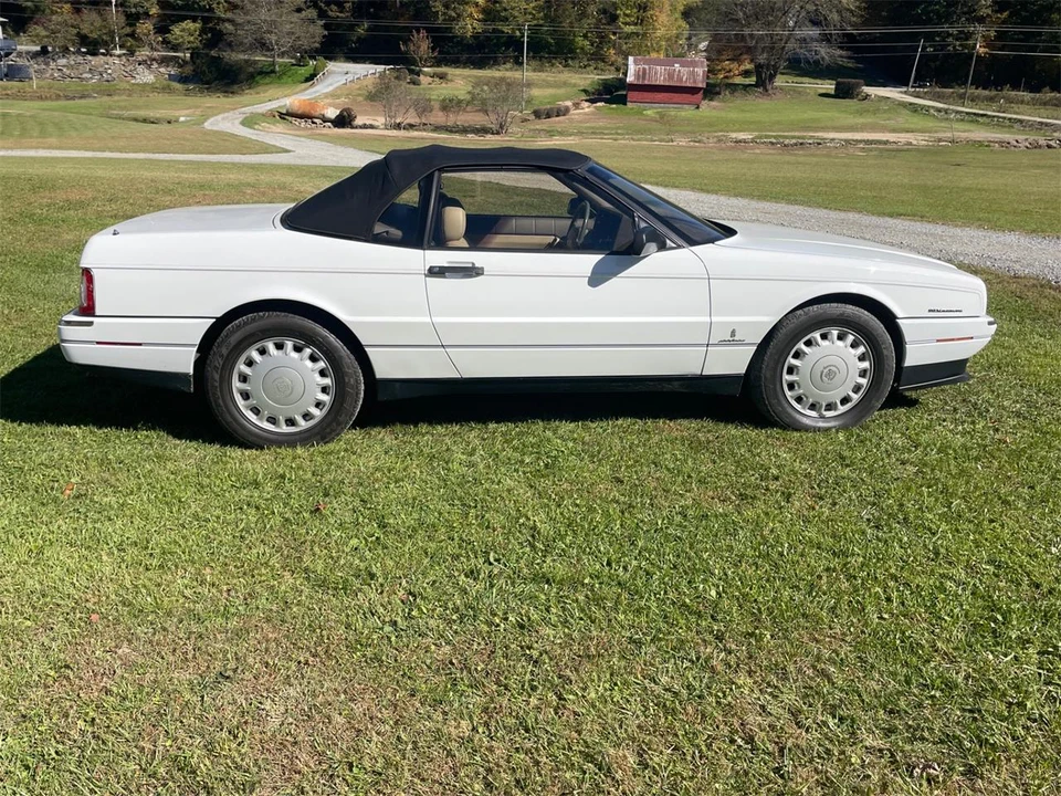 1993 Cadillac Allante - Image 29 of 31
