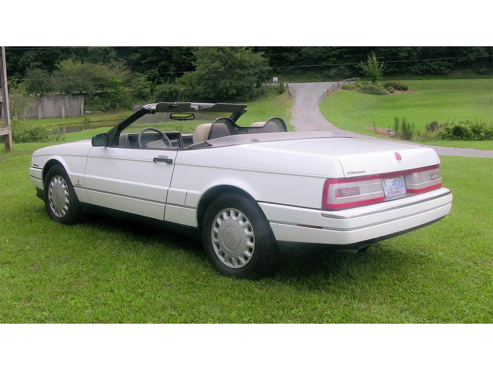 1993 Cadillac Allante - Image 5 of 31