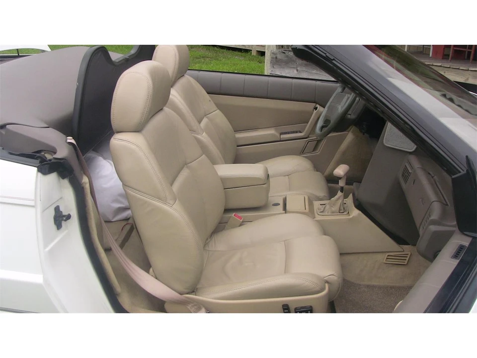 1993 Cadillac Allante - Image 16 of 31