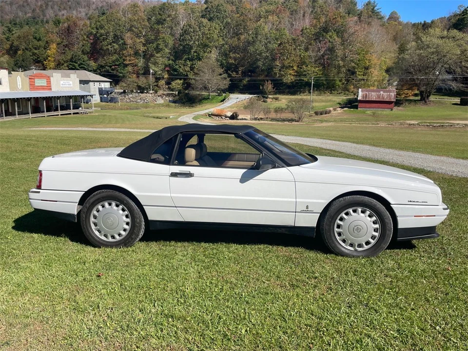1993 Cadillac Allante - Image 28 of 31
