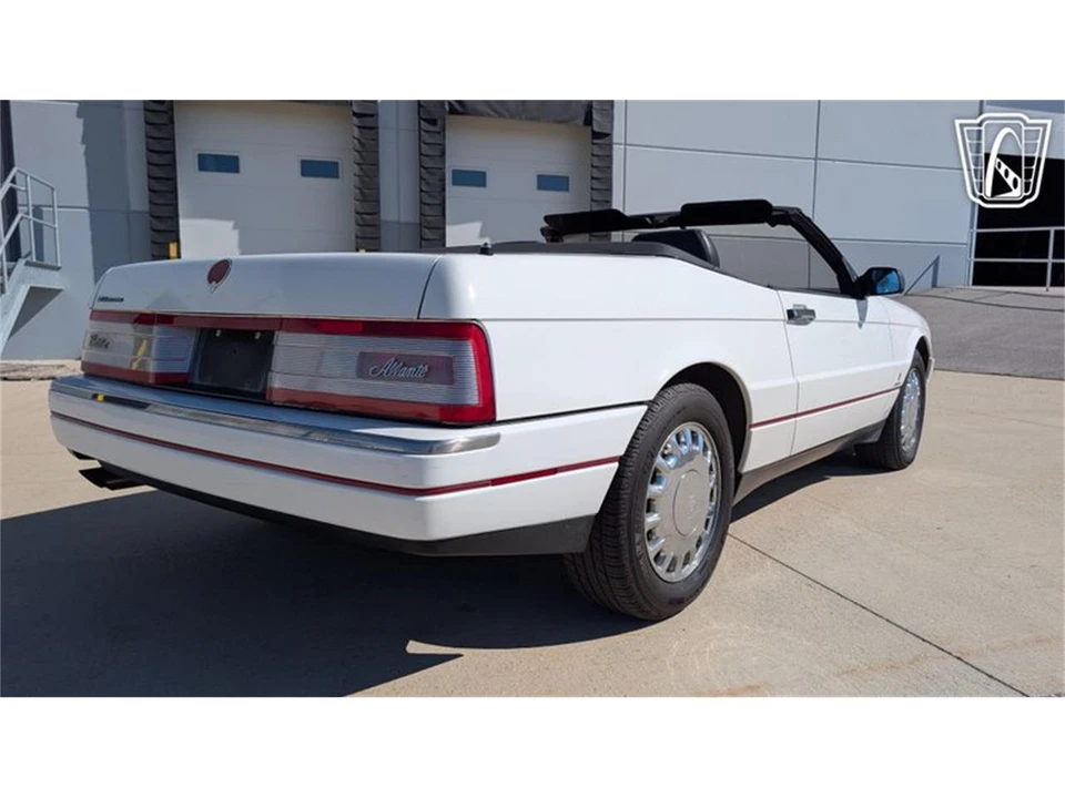 1993 Cadillac Allante - Image 16 of 31