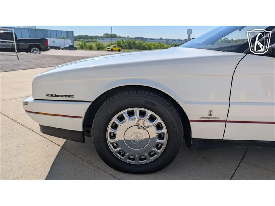 1993 Cadillac Allante - Image 27 of 31