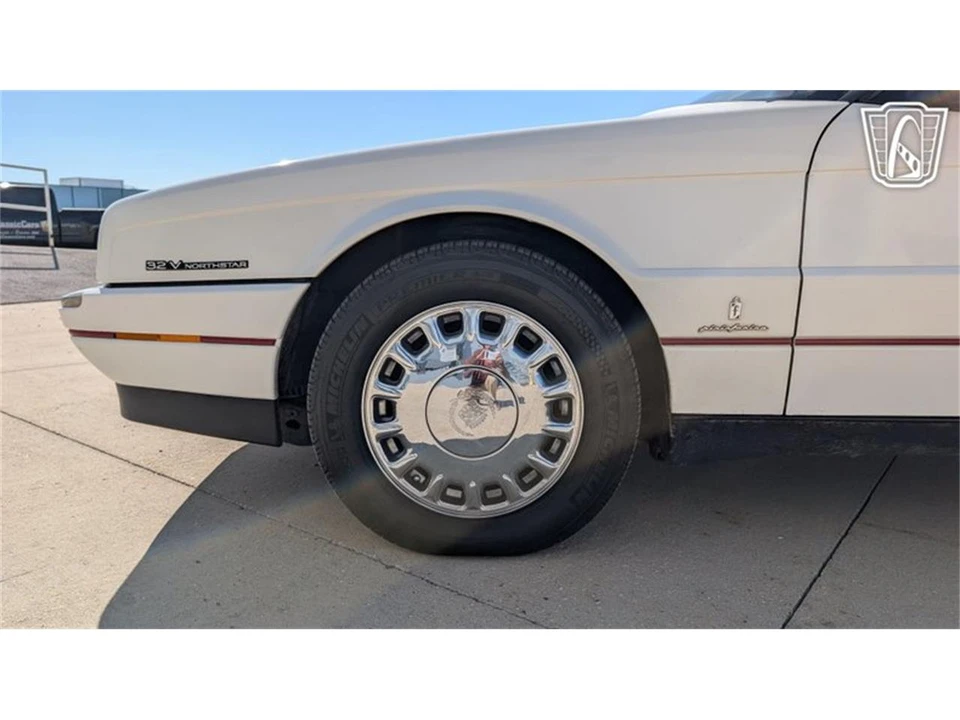 1993 Cadillac Allante - Image 28 of 31