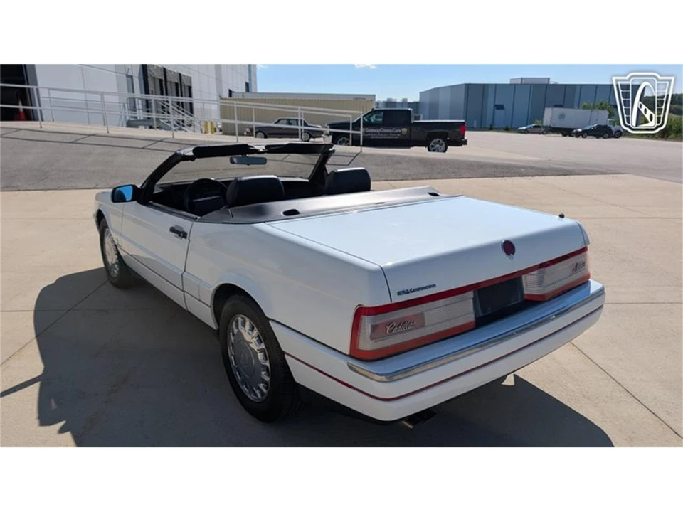 1993 Cadillac Allante - Image 8 of 31