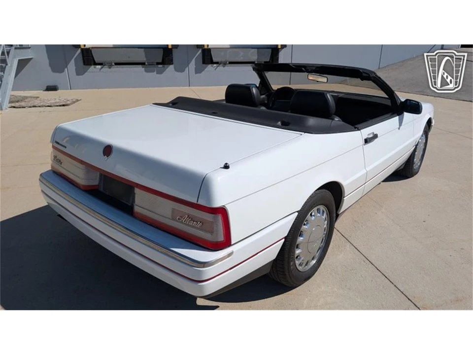 1993 Cadillac Allante - Image 14 of 31