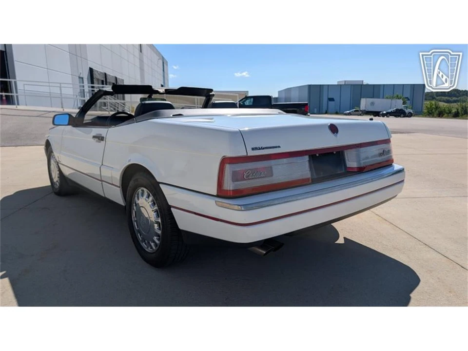 1993 Cadillac Allante - Image 9 of 31