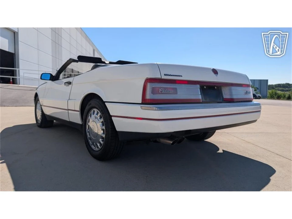 1993 Cadillac Allante - Image 10 of 31