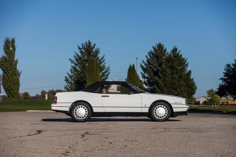 1993 Cadillac Allante - Image 8 of 12