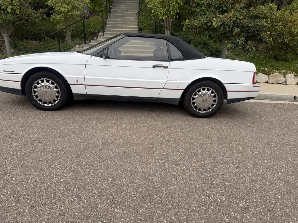 1993 Cadillac Allante - Image 16 of 31