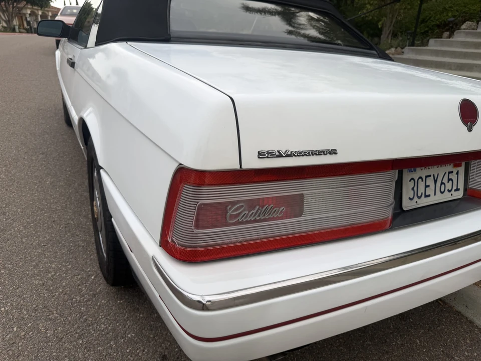 1993 Cadillac Allante - Image 26 of 31