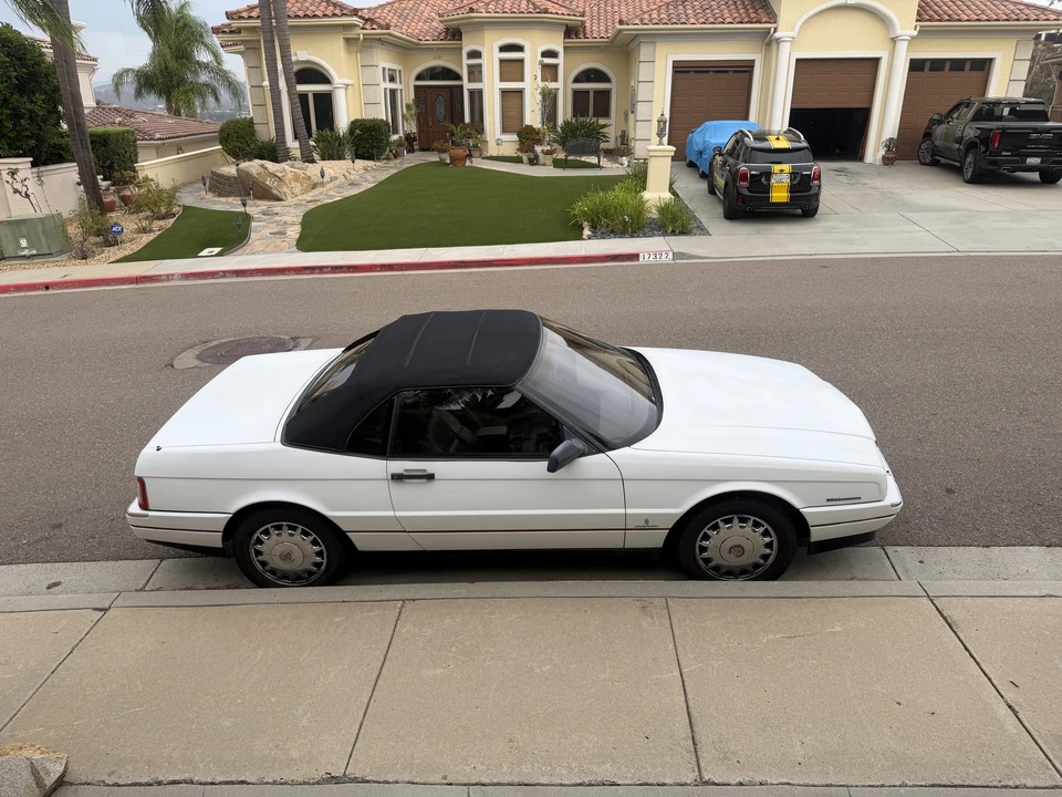 1993 Cadillac Allante - Image 9 of 31