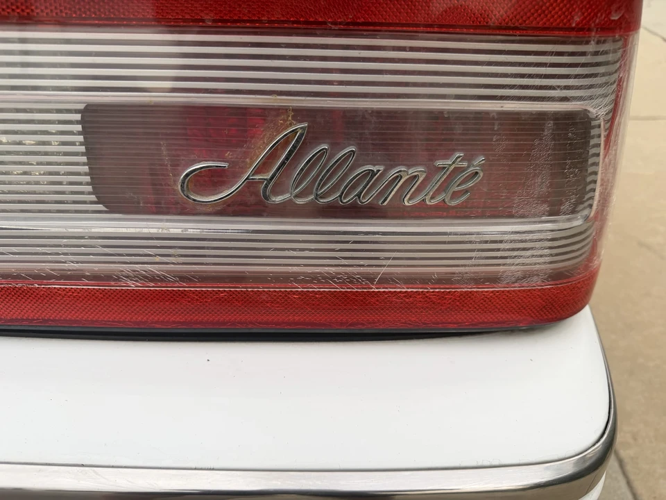 1993 Cadillac Allante - Image 28 of 31