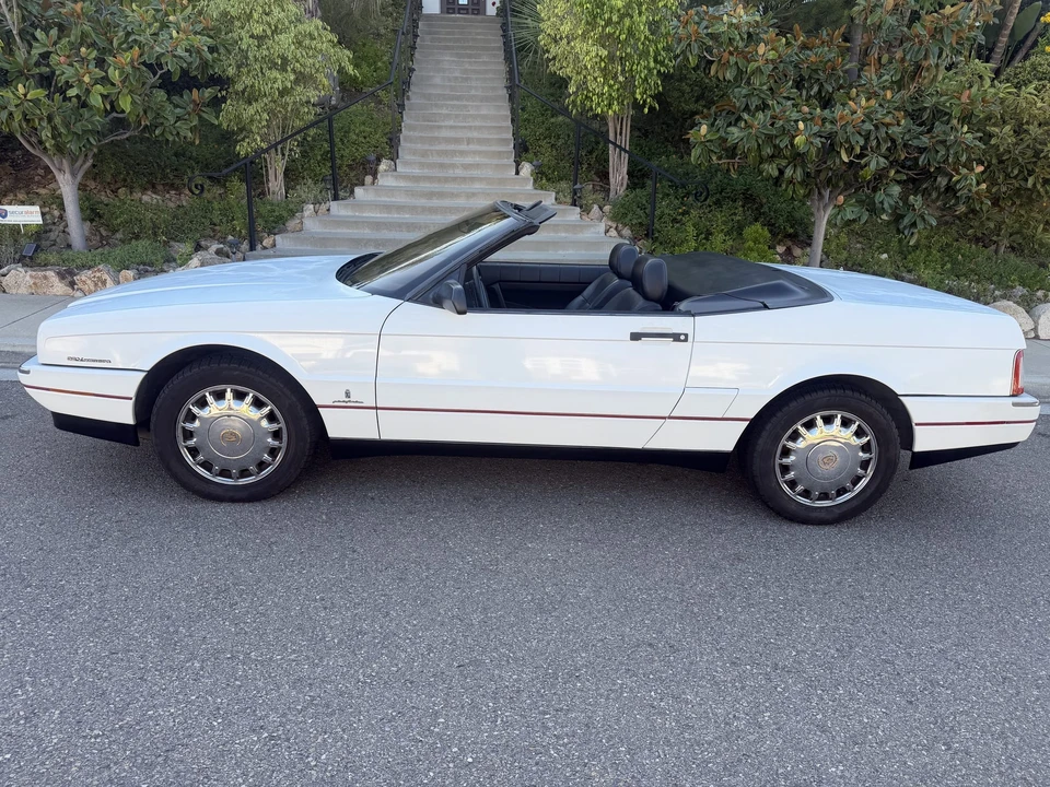 1993 Cadillac Allante - Image 4 of 31