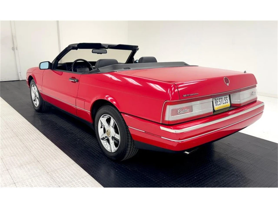 1993 Cadillac Allante - Image 6 of 31