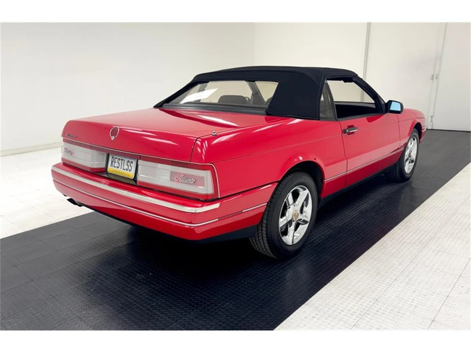 1993 Cadillac Allante - Image 8 of 31