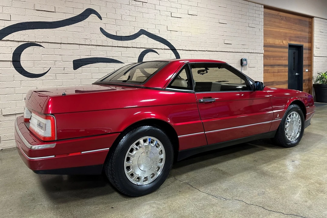 1993 Cadillac Allante - Image 4 of 31