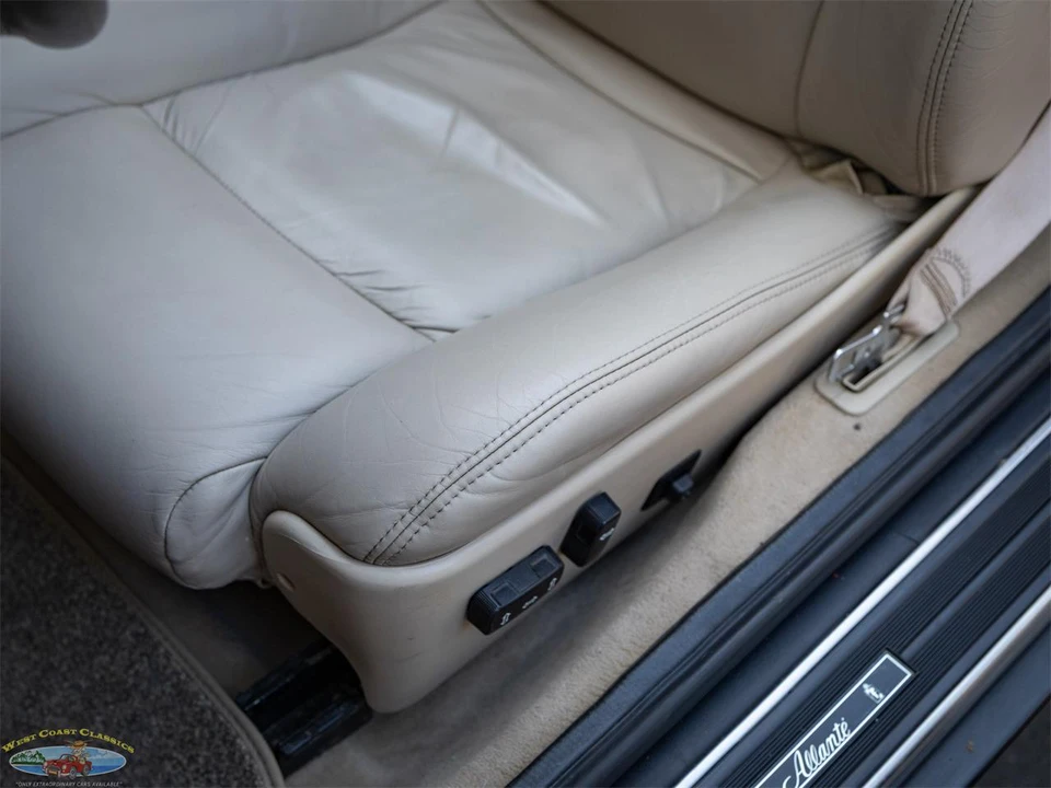 1993 Cadillac Allante - Image 28 of 31