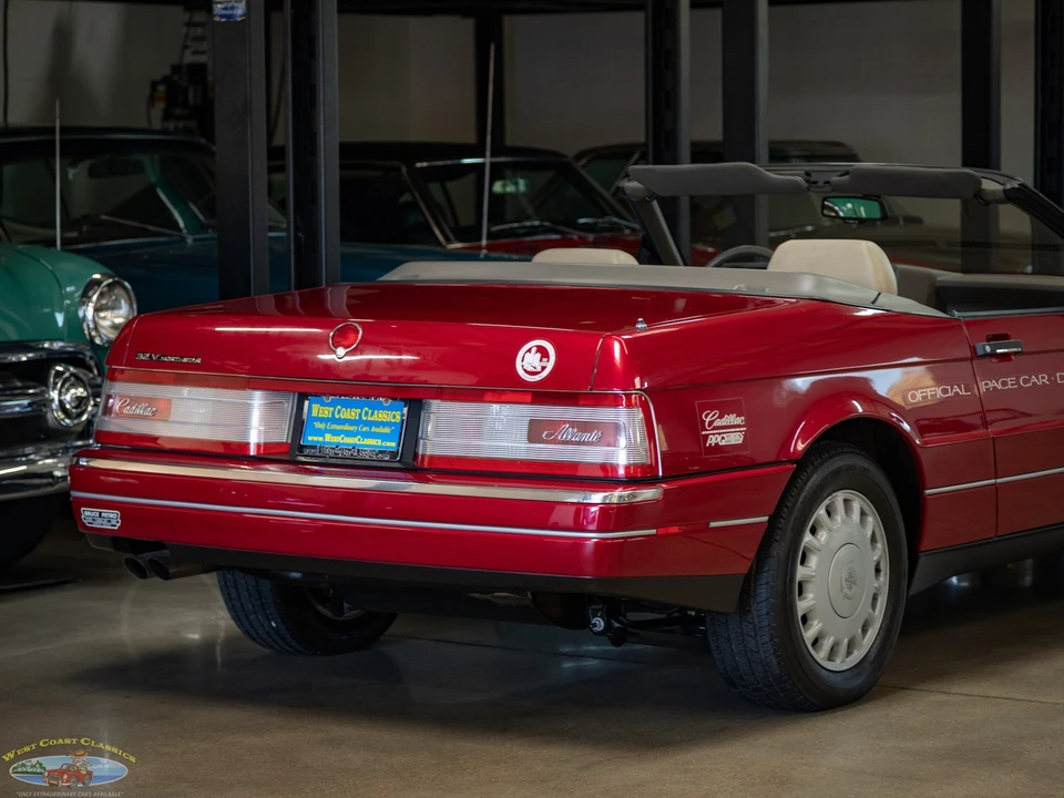 1993 Cadillac Allante - Image 26 of 31