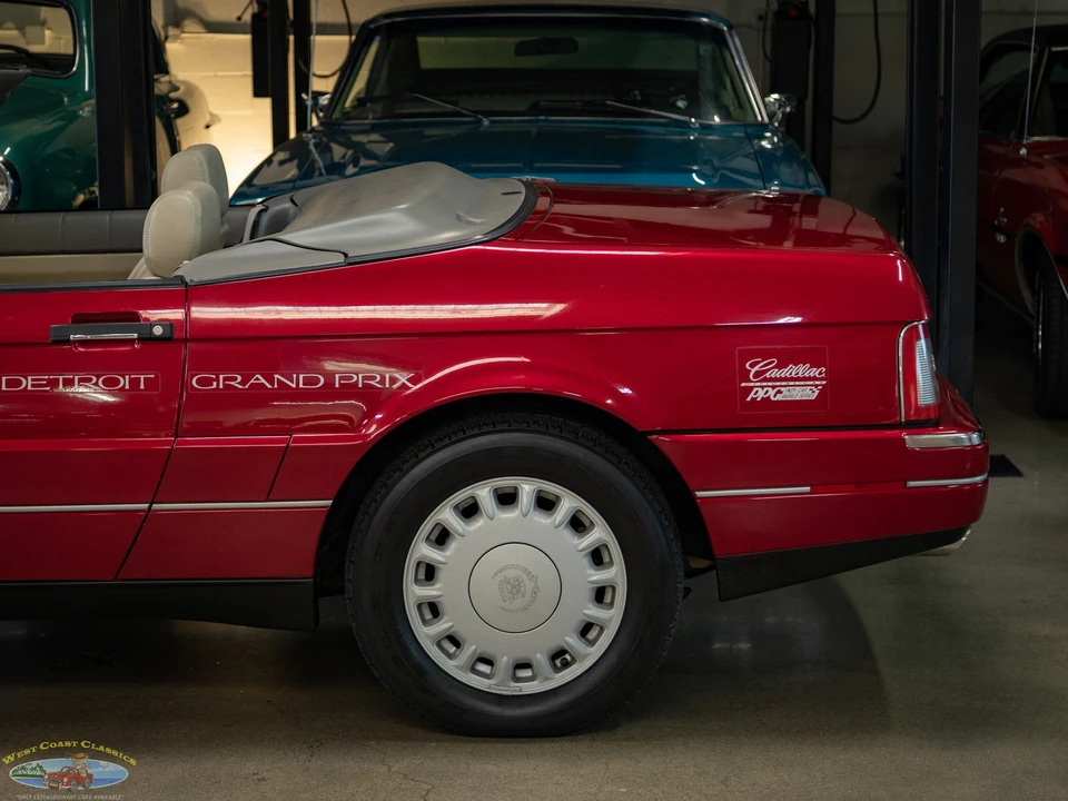 1993 Cadillac Allante - Image 8 of 31