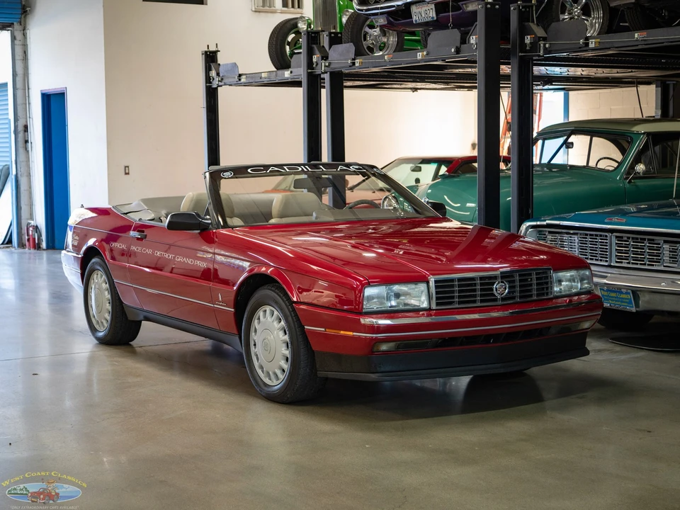 1993 Cadillac Allante - Image 11 of 31