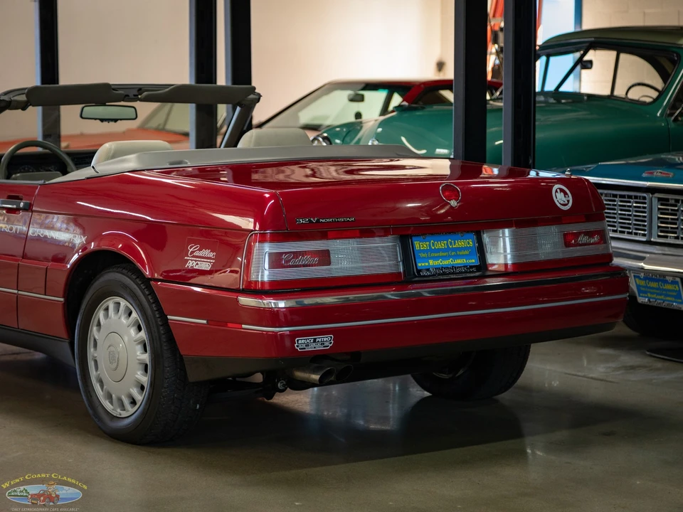 1993 Cadillac Allante - Image 24 of 31