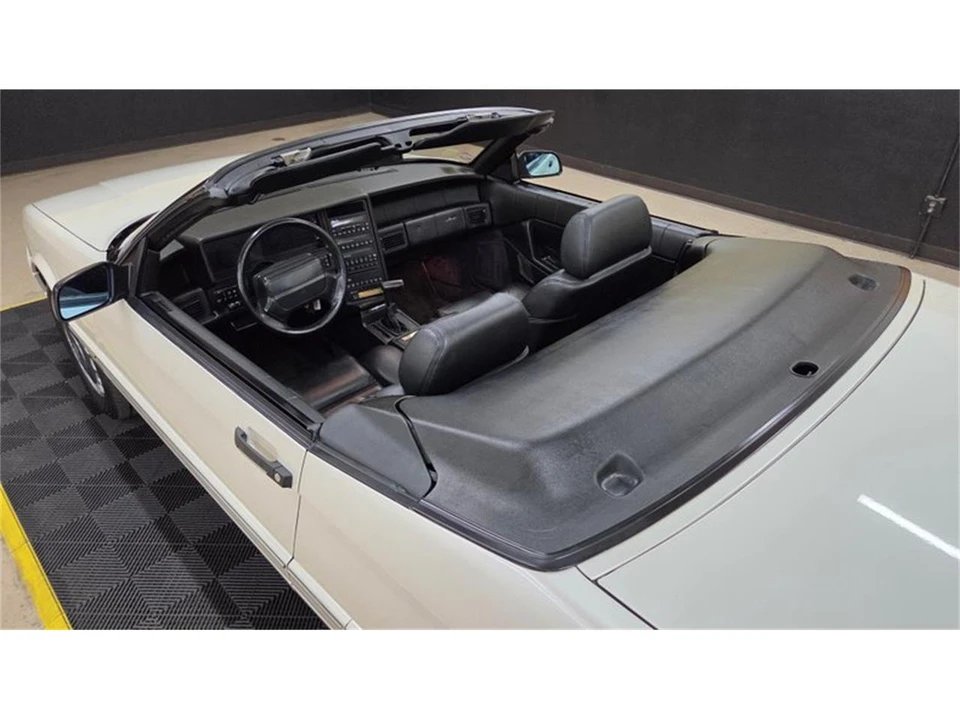 1993 Cadillac Allante - Image 16 of 31