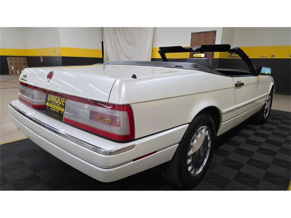 1993 Cadillac Allante - Image 4 of 31