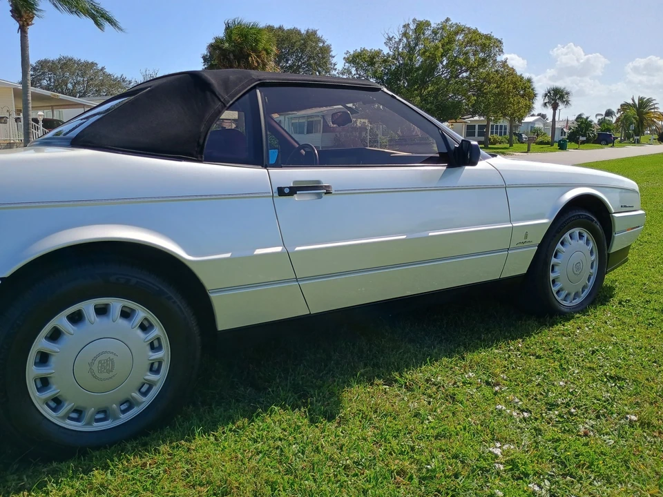 1993 Cadillac Allante - Image 12 of 31
